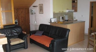 Apartman Julija (2+2), privatni smeštaj u mestu Duće-Luka, Hrvatska